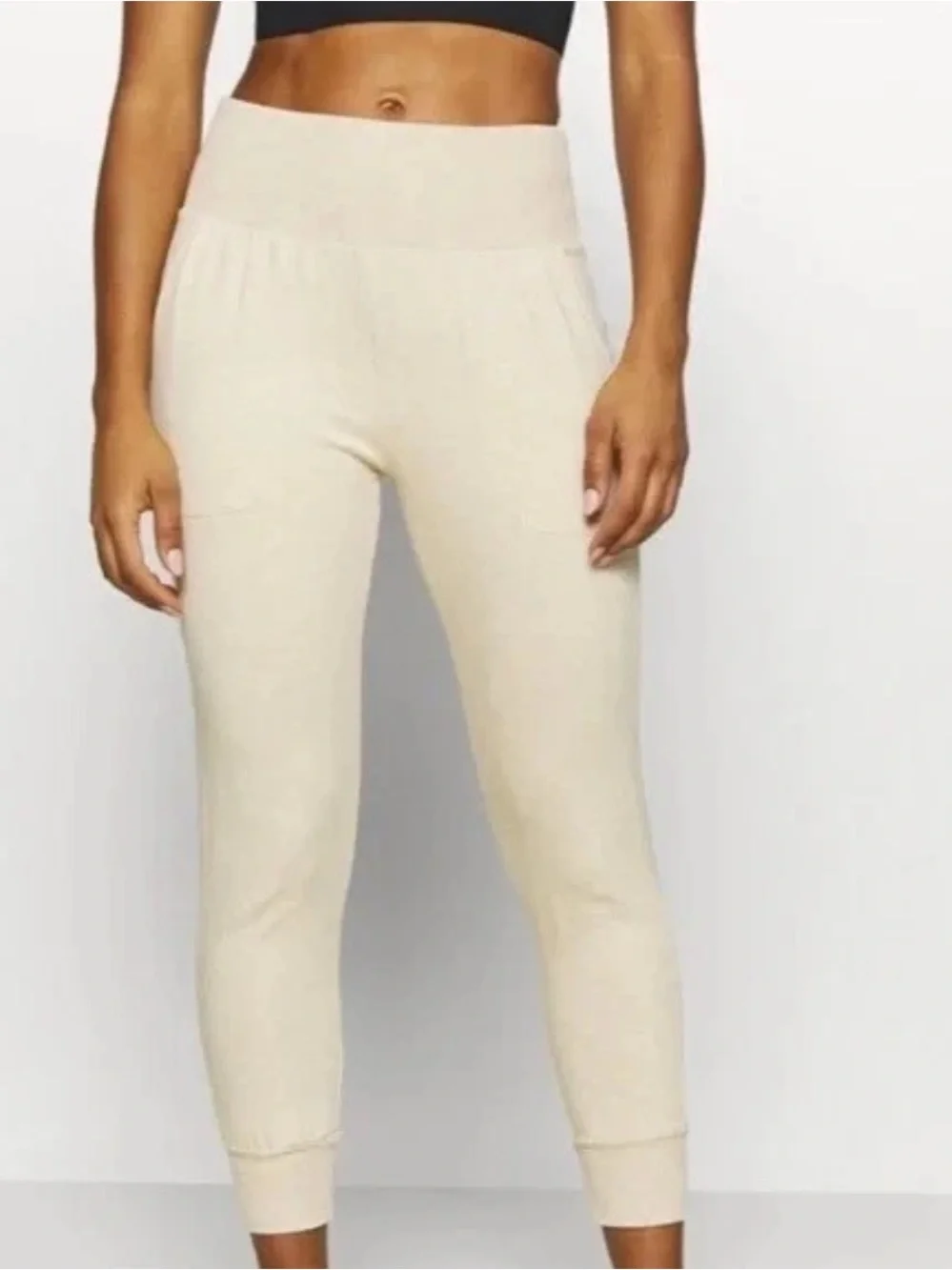 NIKE $70 YOGA FLOW Oatmeal Slim Fit Mid Rise 7/8 Ribbed Cuff Pants M - Picture 1 of 13